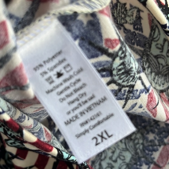 Lularoe top American flag 🇺🇸 patriotic patriotic 4th of July Lady‎ Liberty 2XL - Picture 7 of 7